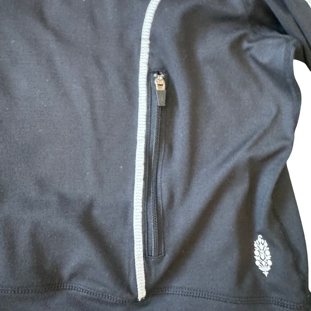 Free People Movement Black Long Sleeve Hooded Athletic Top size medium - Picture 4 of 7